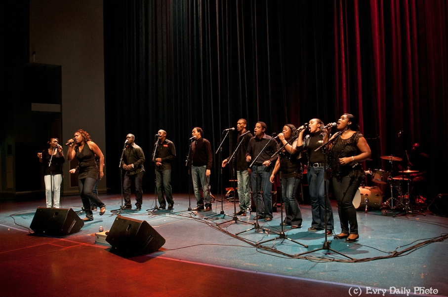 Evry Daily Photo - Telethon Evry 2010 - Concert Evry University Gospel - large - 5243997596.jpg